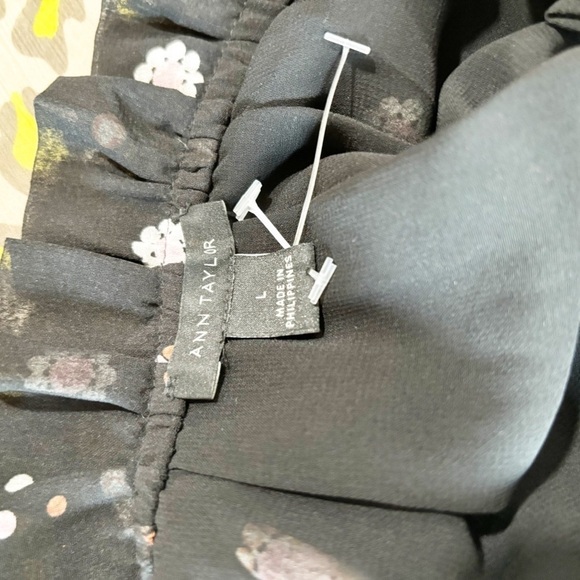 Ann Taylor Women’s Garland High Neck Top - Picture 9 of 10